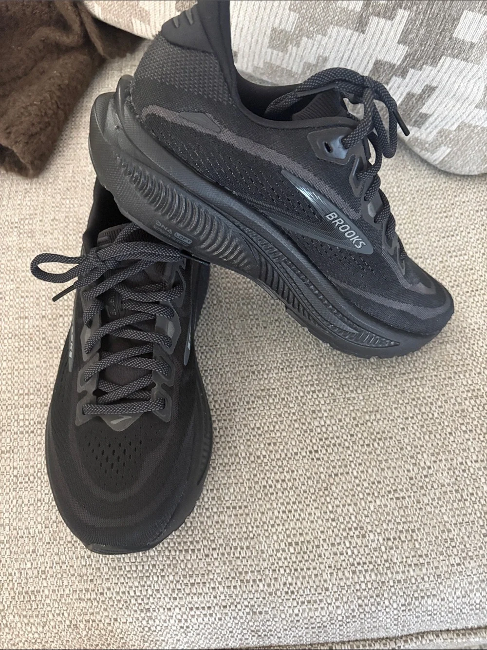Women’s Brooks Ghost 18 size 7